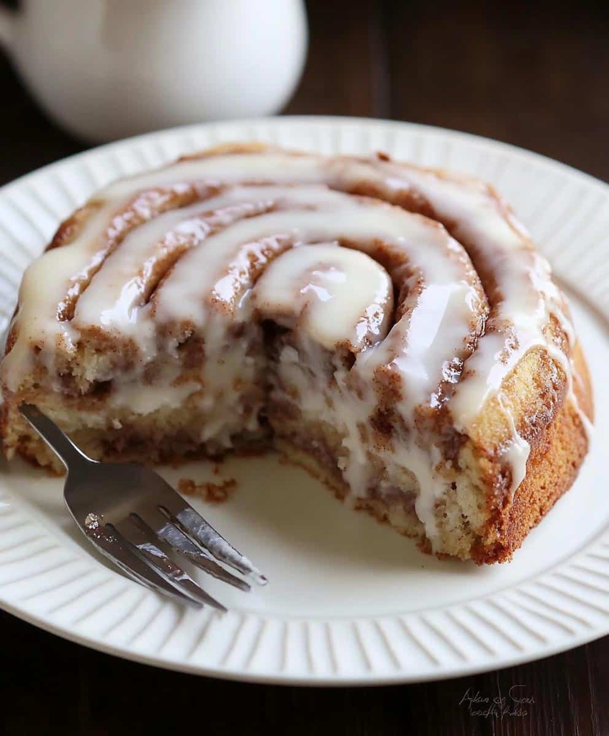 Gooey Cinnamon Roll Cake Recipe