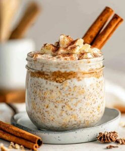 Cinnamon Roll Overnight Oats Recipe