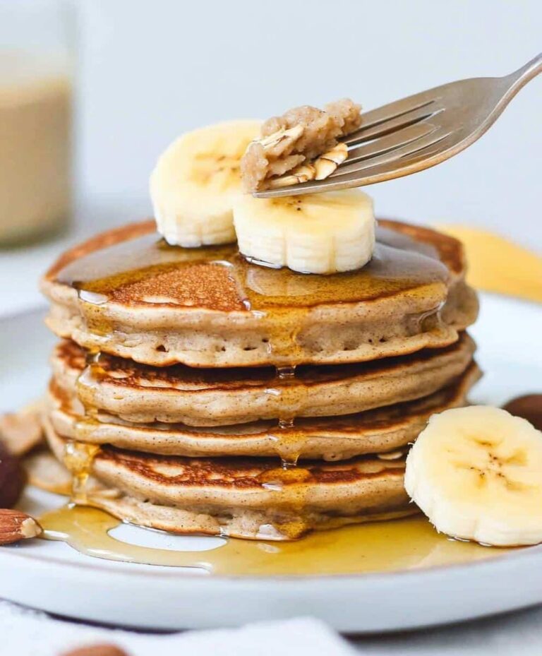3-Ingredient Banana Oatmeal Pancakes Recipe