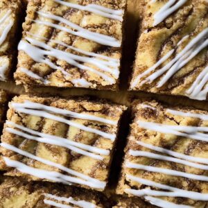Cinnamon Roll Blondies Recipe