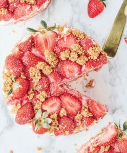 Strawberry Crunch Cake Recipe