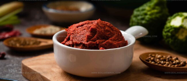 Red Curry Paste (Phrik Kaeng Phet)