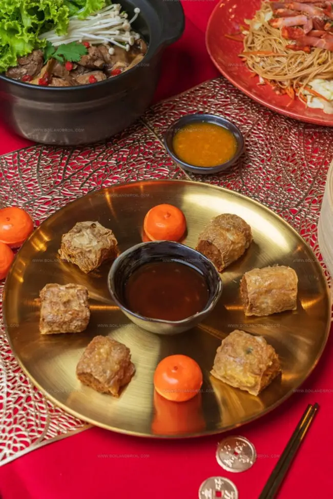 How Are Chinese Appetizers Served During Lunar New Year?